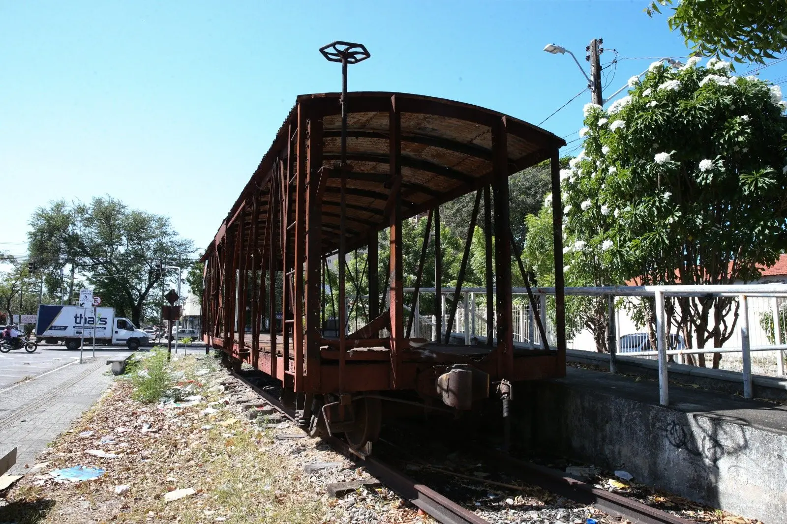 Imagem da notícia Vagão de trem histórico em Fortaleza segue abandonado e com problemas de segurança