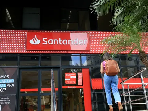 Imagem da notícia: Banco oferta 2,5 mil vagas em formação gratuita para o mercado financeiro; veja detalhes