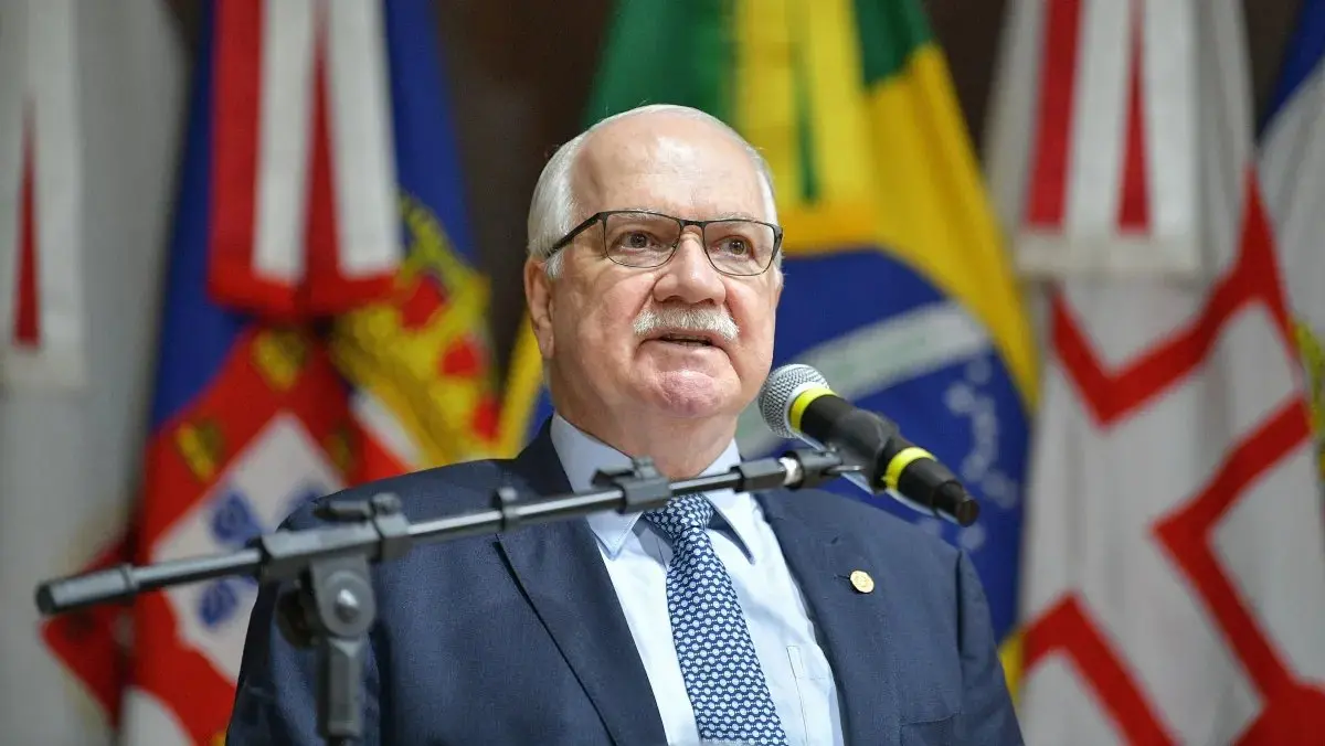 Imagem da notícia Fachin manda PF prestar informações sobre celular de Vorcaro em até 24 horas