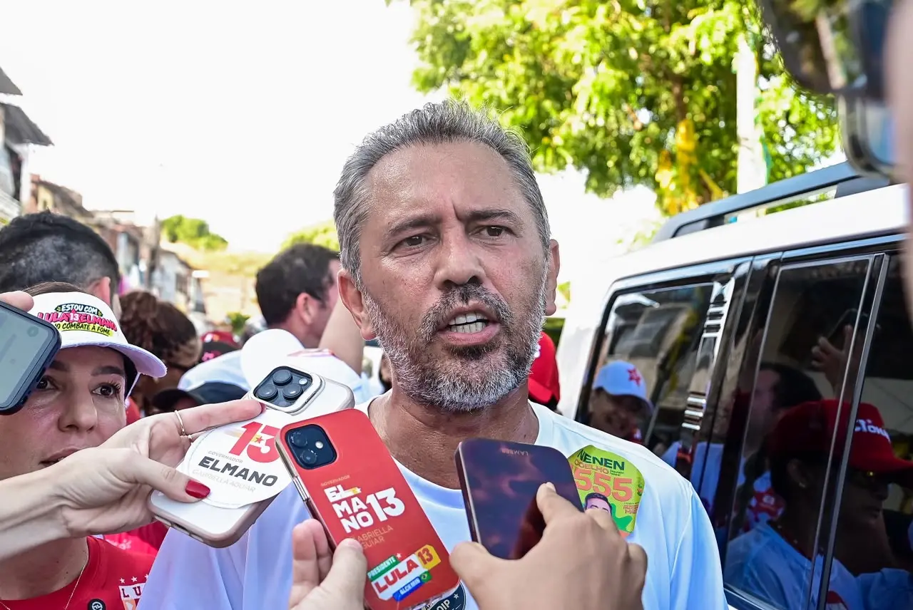 Imagem da notícia Elmano participa de corrida de rua em Fortaleza e promete reforçar 'trabalho porta a porta'