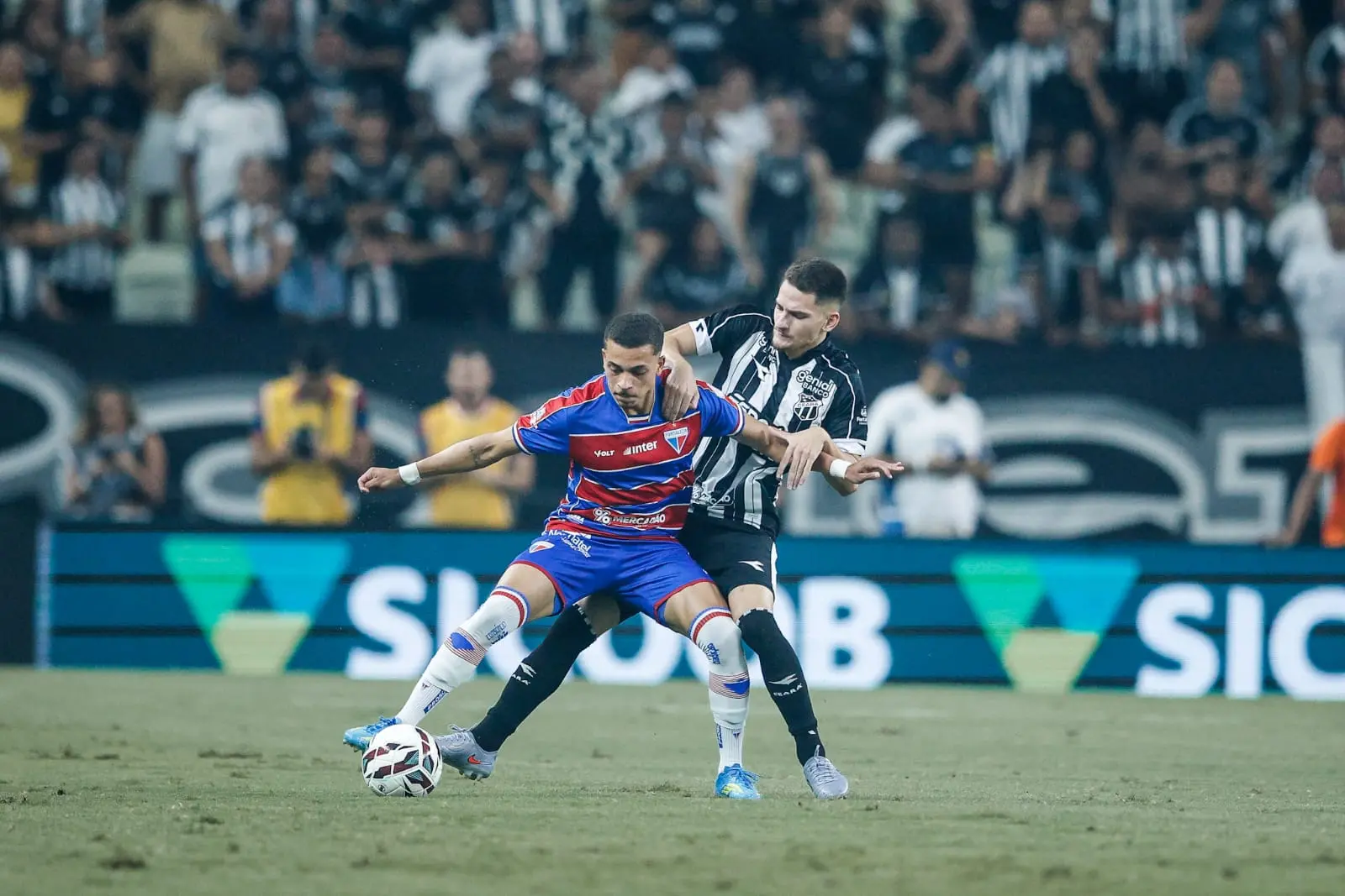 Imagem da notícia AO VIVO: Fortaleza x Ceará no Clássico-Rei da Série B