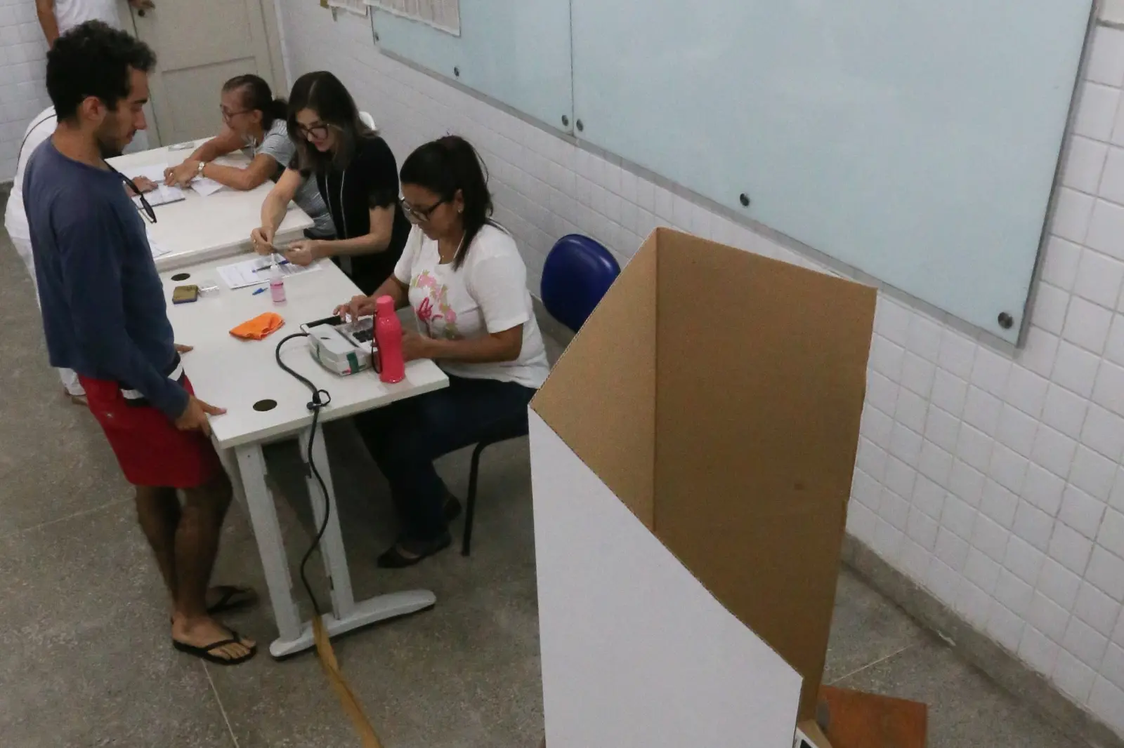 Imagem da notícia Como funciona a folga eleitoral e quais os direitos dos mesários na eleição de 2026