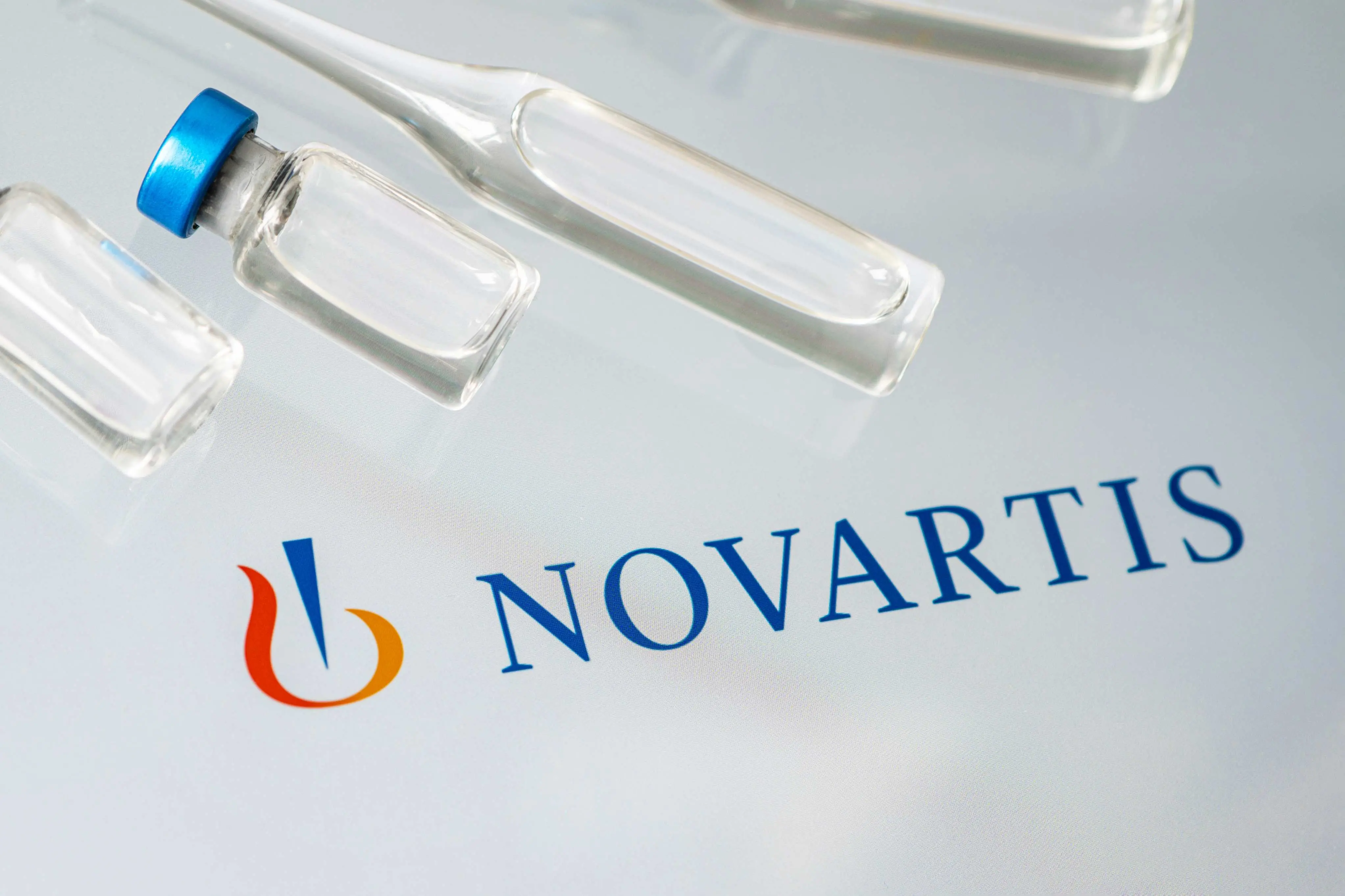 Imagem da notícia Anvisa suspende teste da Novartis para doenças autoimunes após mortes de três pacientes