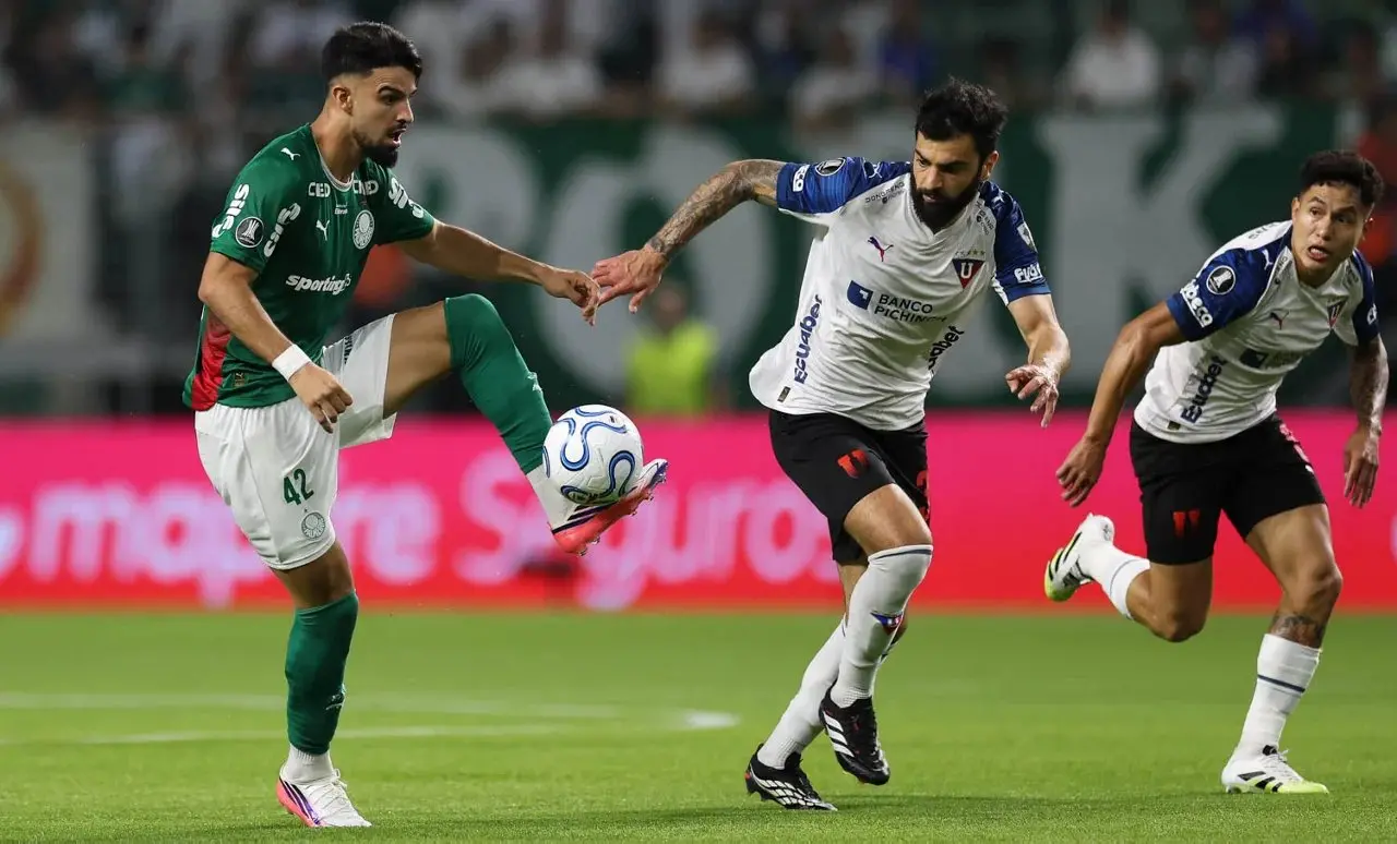 Imagem da notícia LDU x Palmeiras na Libertadores: onde assistir, horário e escalações