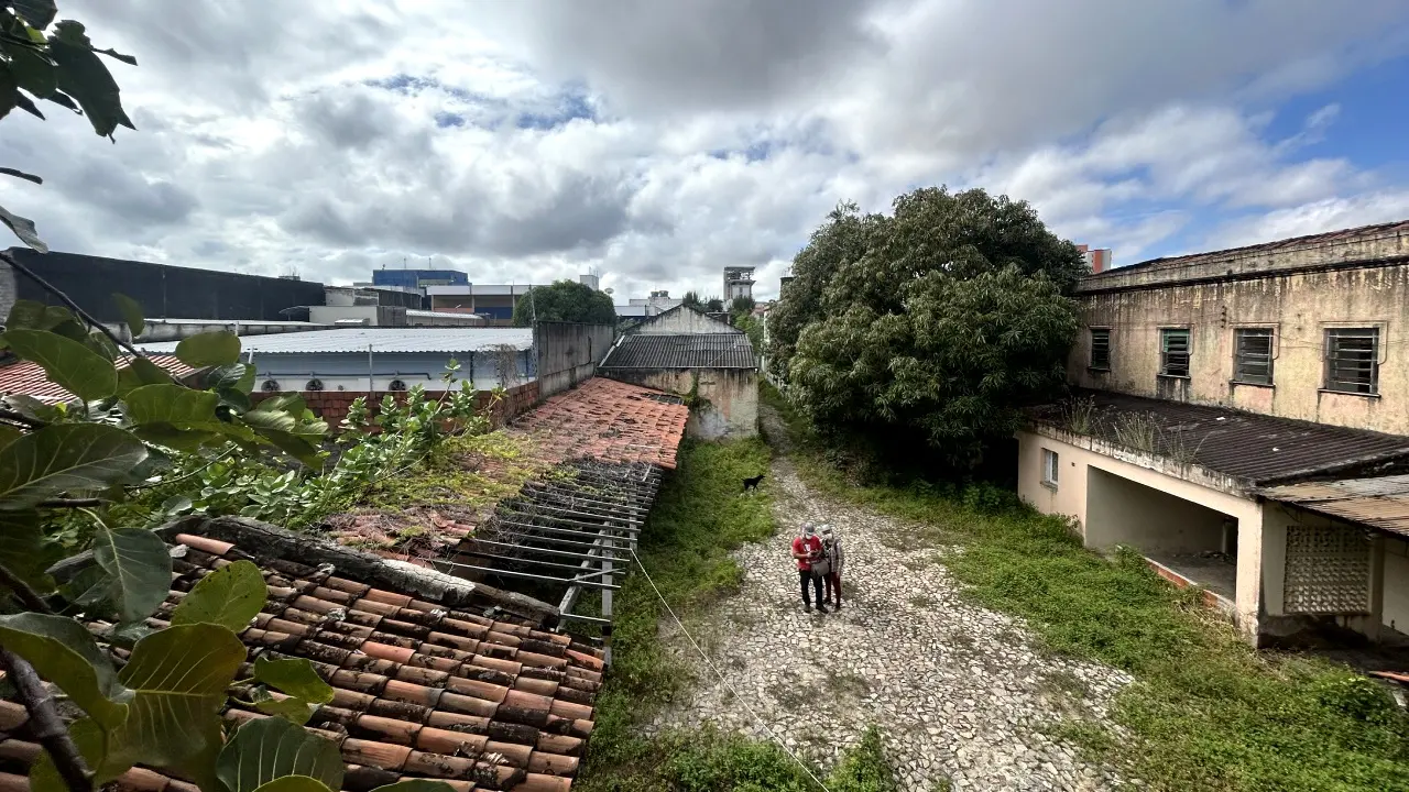 Imagem da notícia Por dentro do casarão da Imperador: dossiê revela danos e o que ainda resiste no imóvel histórico
