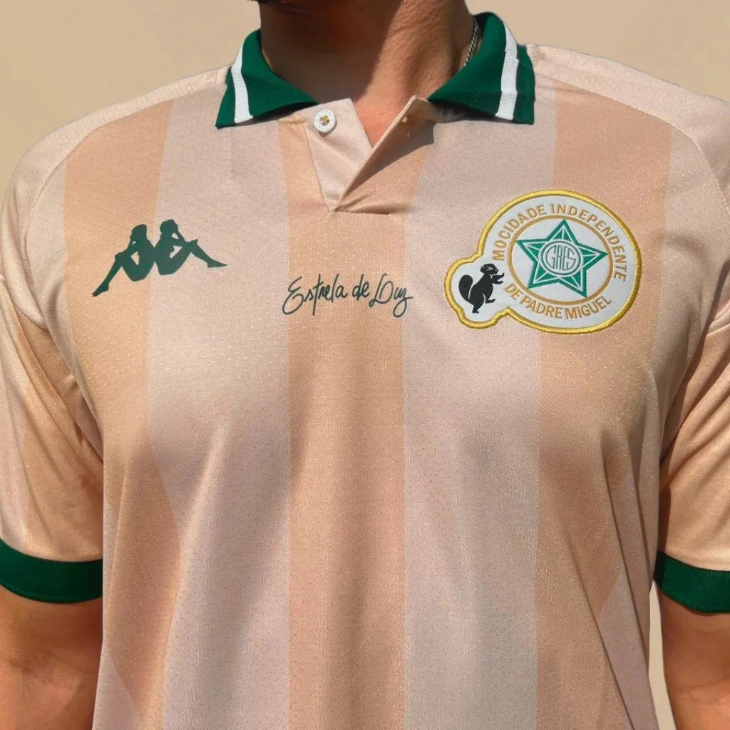 Camisa lançada em parceria entre Kappa e a Mocidade Independente.