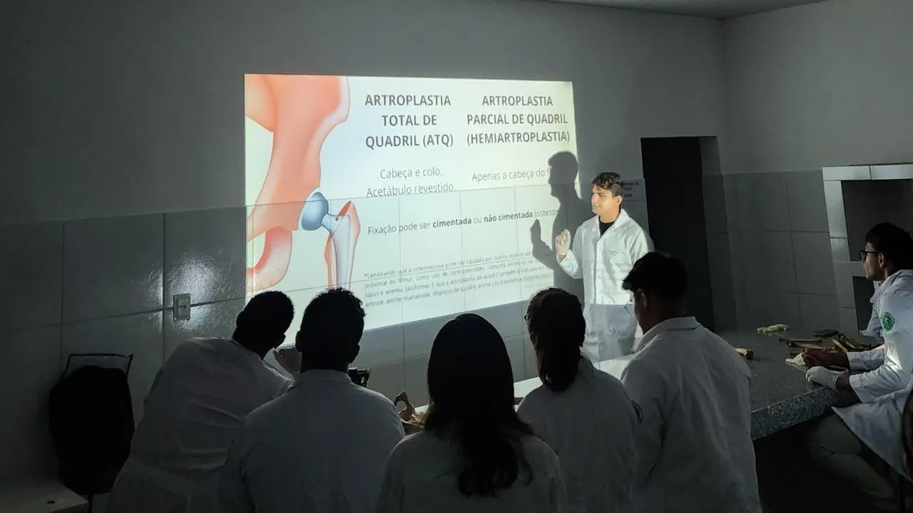 Atualmente, José cursa o sexto semestre e integra as ligas acadêmicas de Ortopedia e Neurologia da Uece.