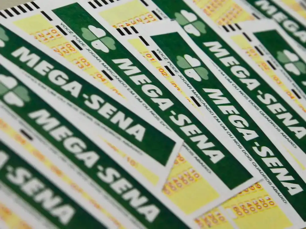 Imagem da notícia Sorteio da Mega-Sena neste domingo (20) terá prêmio de R$ 28 milhões