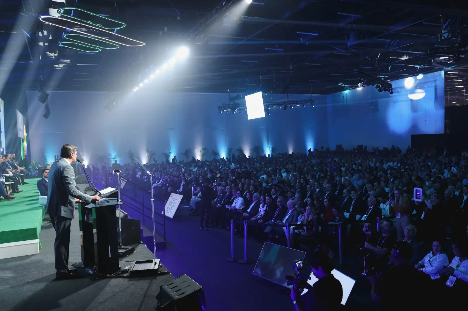 Imagem da notícia ExpoFenabrave 2026 teve público recorde com debates de temas importantes para o setor