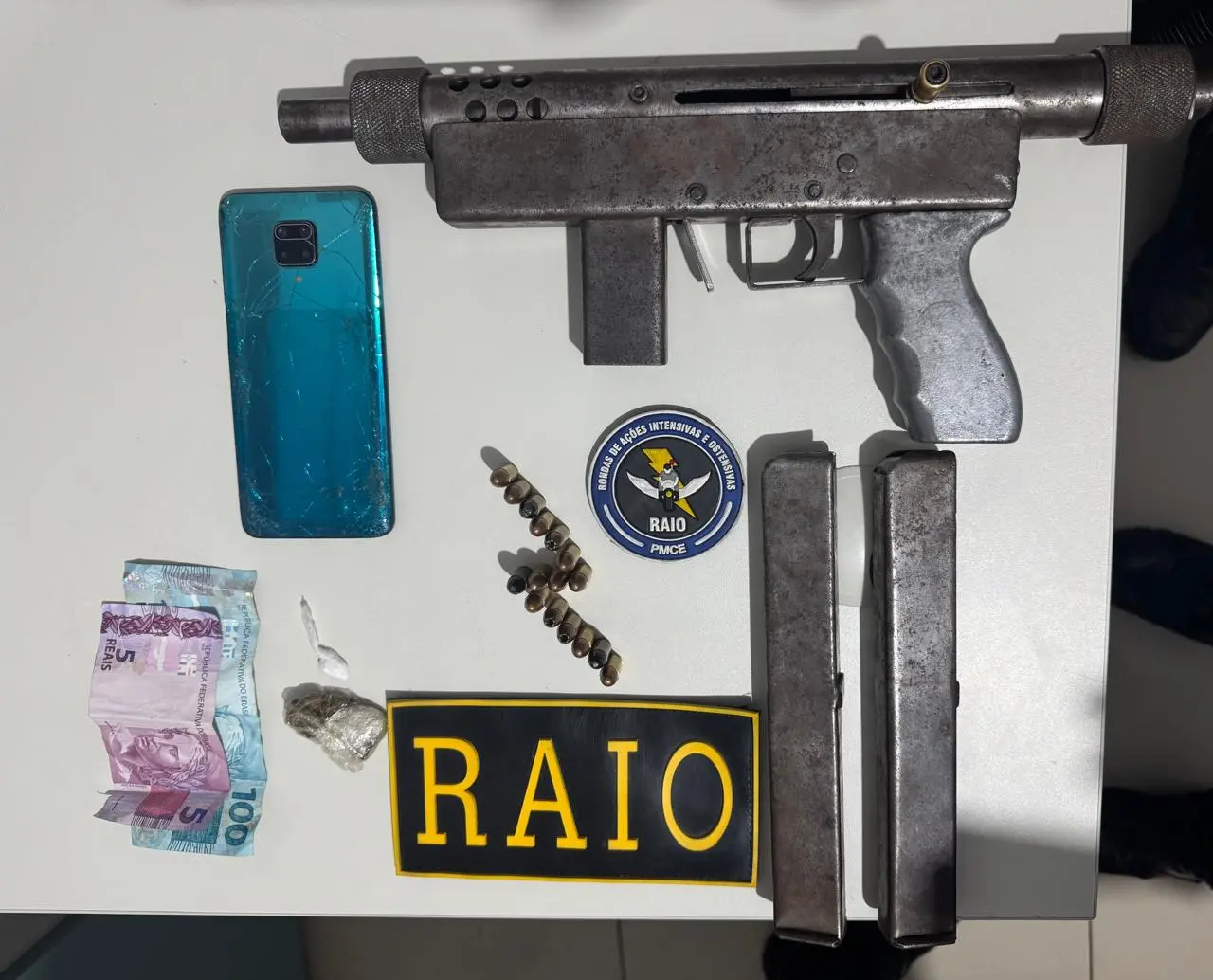 Imagem da notícia Polícia Militar apreende metralhadora italiana em Mombaça, no Ceará 