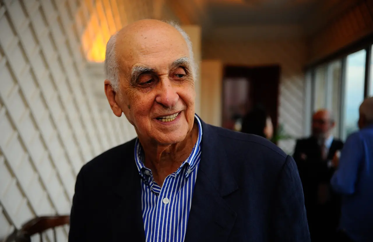 Imagem da notícia Morre jornalista Zuenir Ventura, membro da Academia Brasileira de Letras, aos 95 anos
