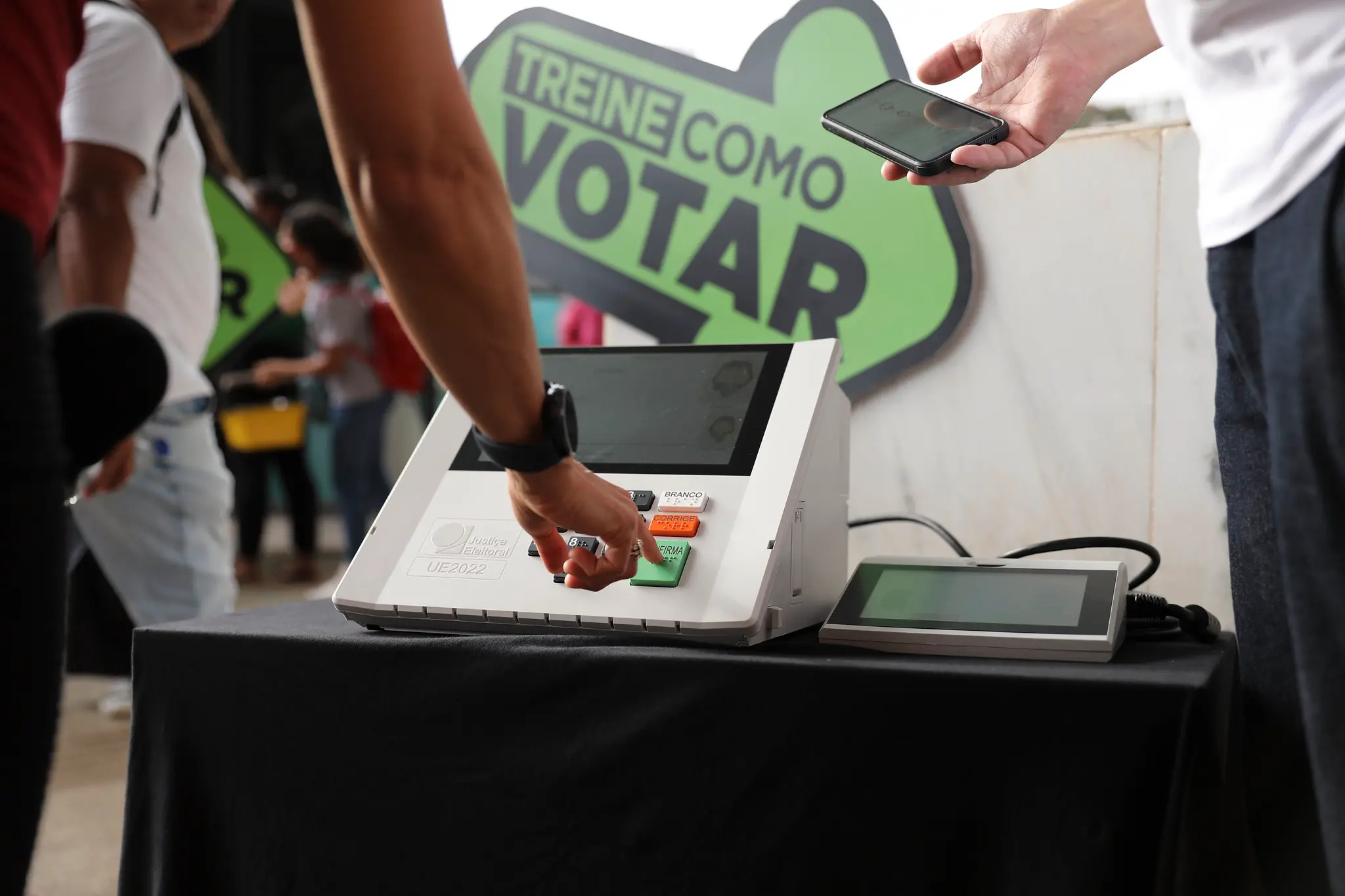 Imagem da notícia Quaest para Governo CE: qual percentual de definição de voto dos eleitores de Ciro e Elmano