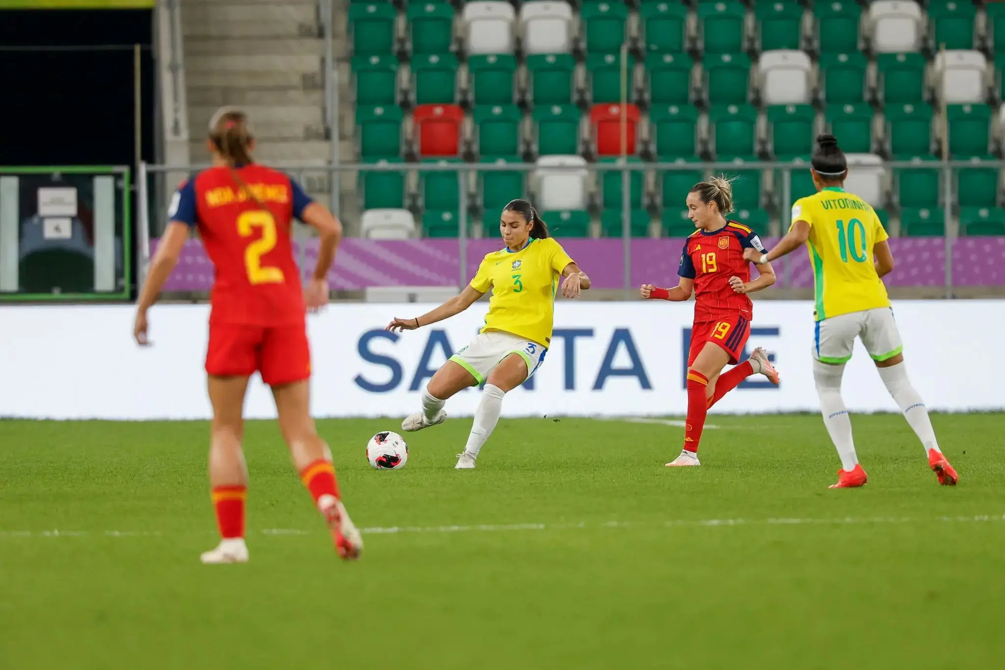 Imagem da notícia Jogos de quarta-feira na TV: veja onde assistir e horário das partidas desta quarta-feira (23)