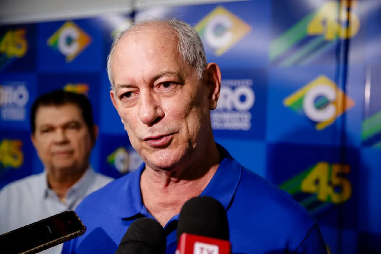 Imagem da notícia Ciro quer criar programa intersetorial de combate à pobreza com 'Agentes Comunitários da Família'
