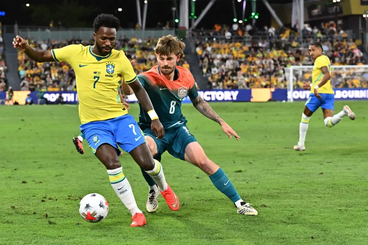 Imagem da notícia: Com gol aos 49, Brasil empata com Austrália em amistoso