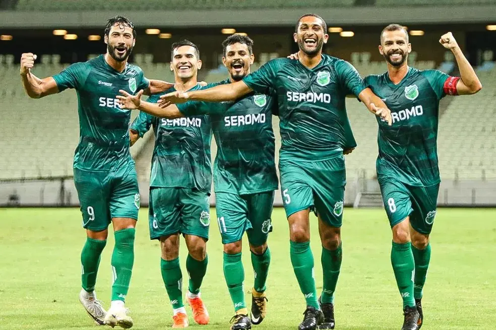 Imagem da notícia Quais os maiores nomes da história da base do Floresta? 