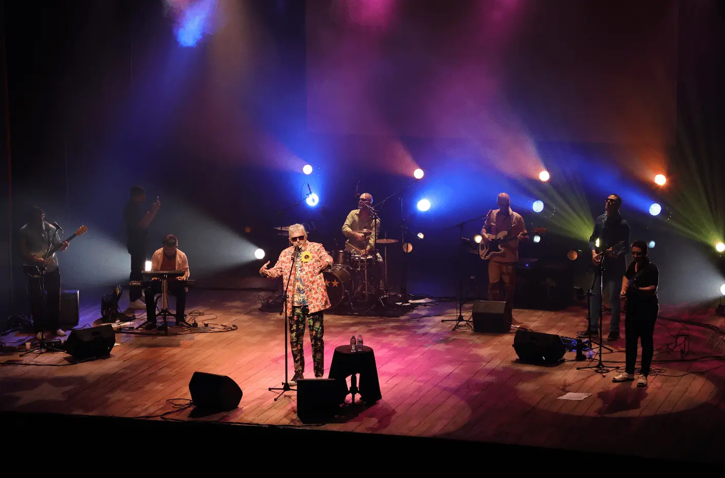 Em Fortaleza, o cantor se apresentou no Cineteatro São Luiz.