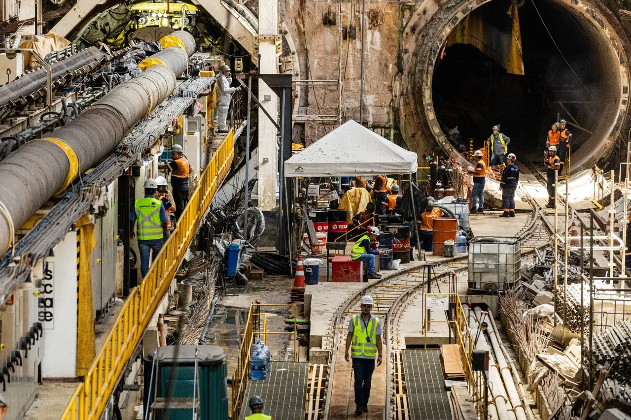 Imagem da notícia Linha Leste do Metrô de Fortaleza tem previsão para iniciar operação no fim de 2027, diz secretário