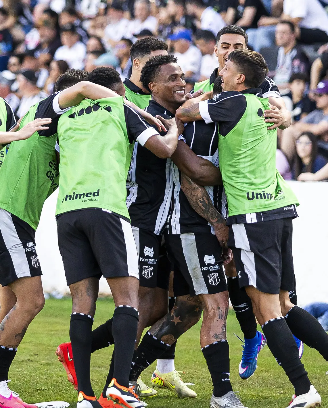 Imagem da notícia Após sofrer dois gols, Ceará arranca empate com Operário na Série B