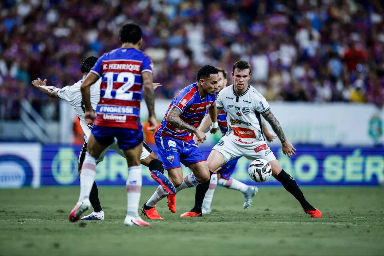 O Fortaleza pressionou na segunda etapa, virou, mas sofreu o empate