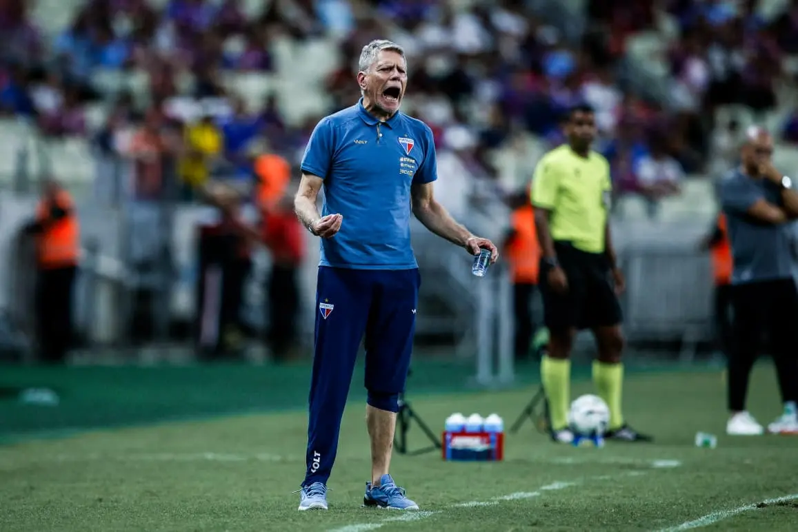 Imagem da notícia Autuori reclama de gol anulado do Fortaleza: 'Não estava impedido, o árbitro foi apressado
