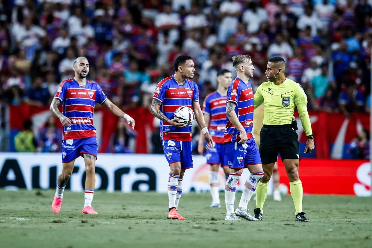 Imagem da notícia Fortaleza vai a CBF reclamar de árbitro que anulou gol de Pierre