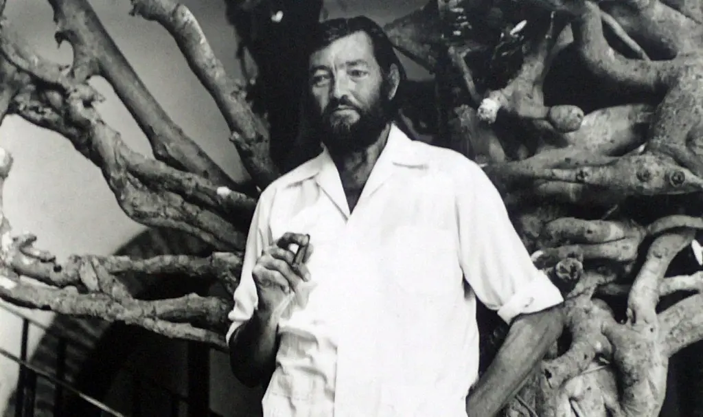 Imagem de Julio Cortázar, para ilustrar coluna de literatura sobre Por que Julio Cortázar segue conquistando leitores mesmo após mais de 40 anos de sua morte.