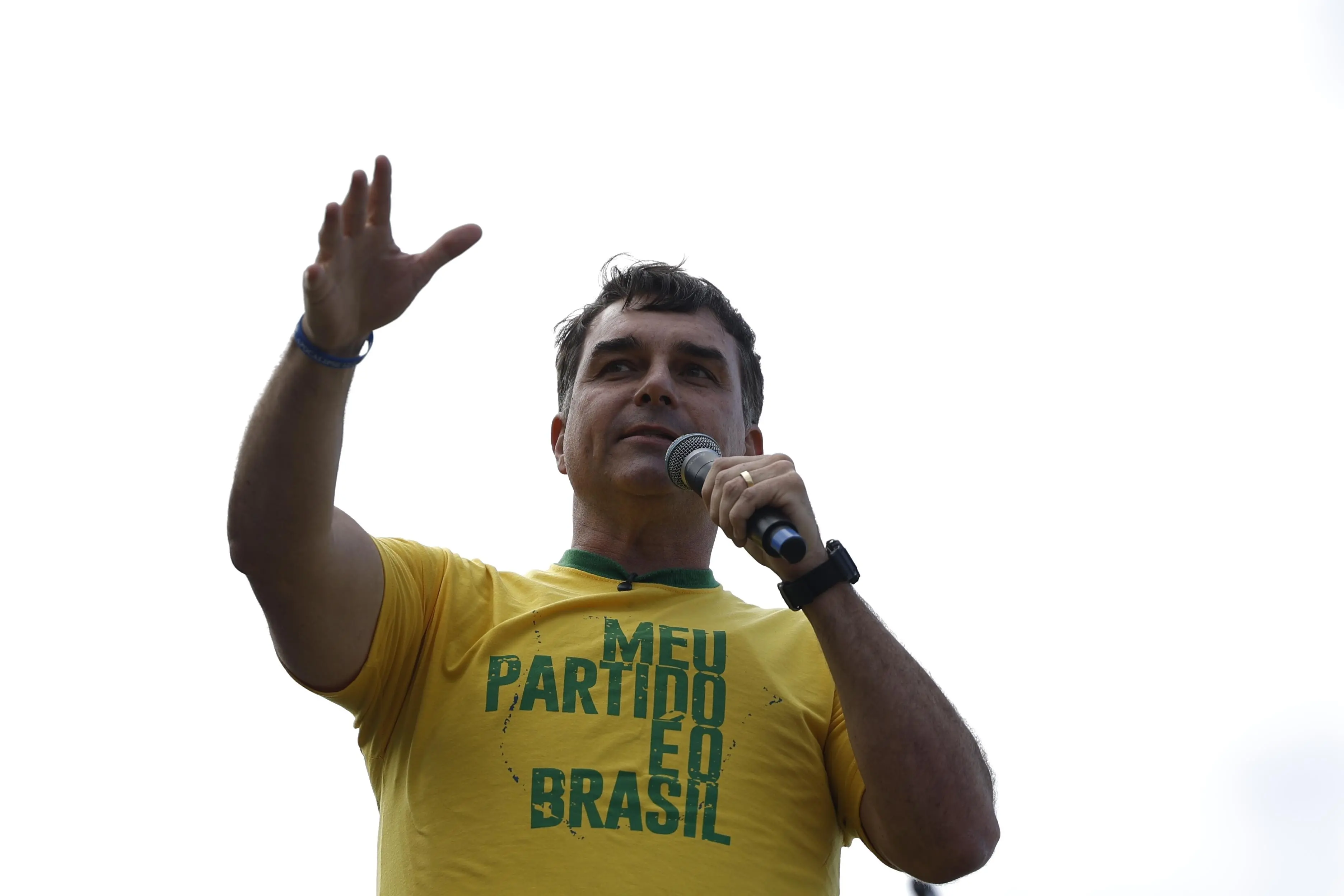 Imagem da notícia Flávio Bolsonaro diz que Pablo Marçal irá colaborar na campanha na área de empreendedorismo