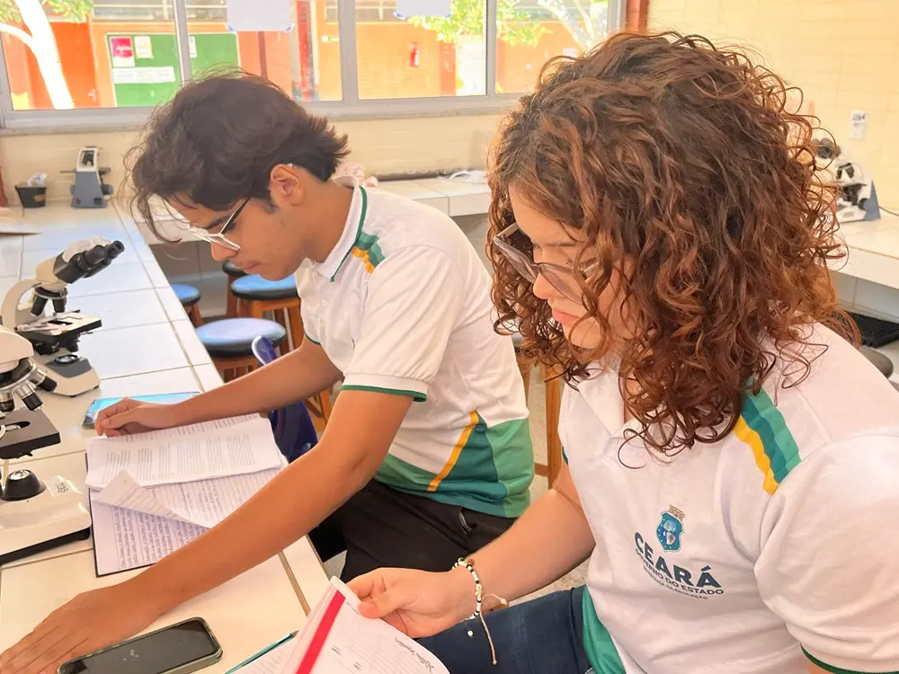Imagem da notícia Cearenses criam material capaz de regenerar pele e são finalistas em feira de ciências internacional