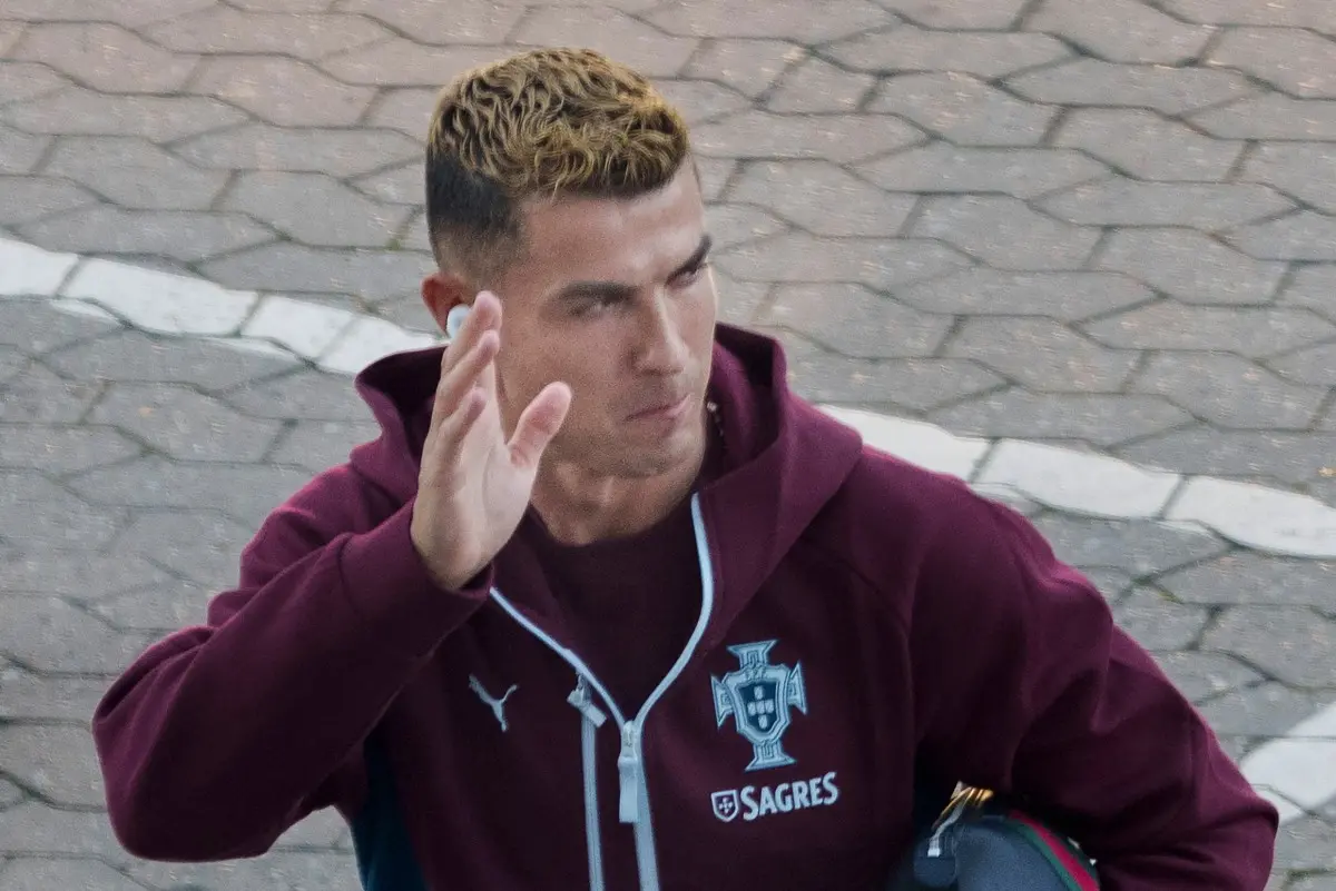 Imagem da notícia Cristiano Ronaldo se pronuncia após deixar concentração de Portugal: 'Direi a verdade a todos'