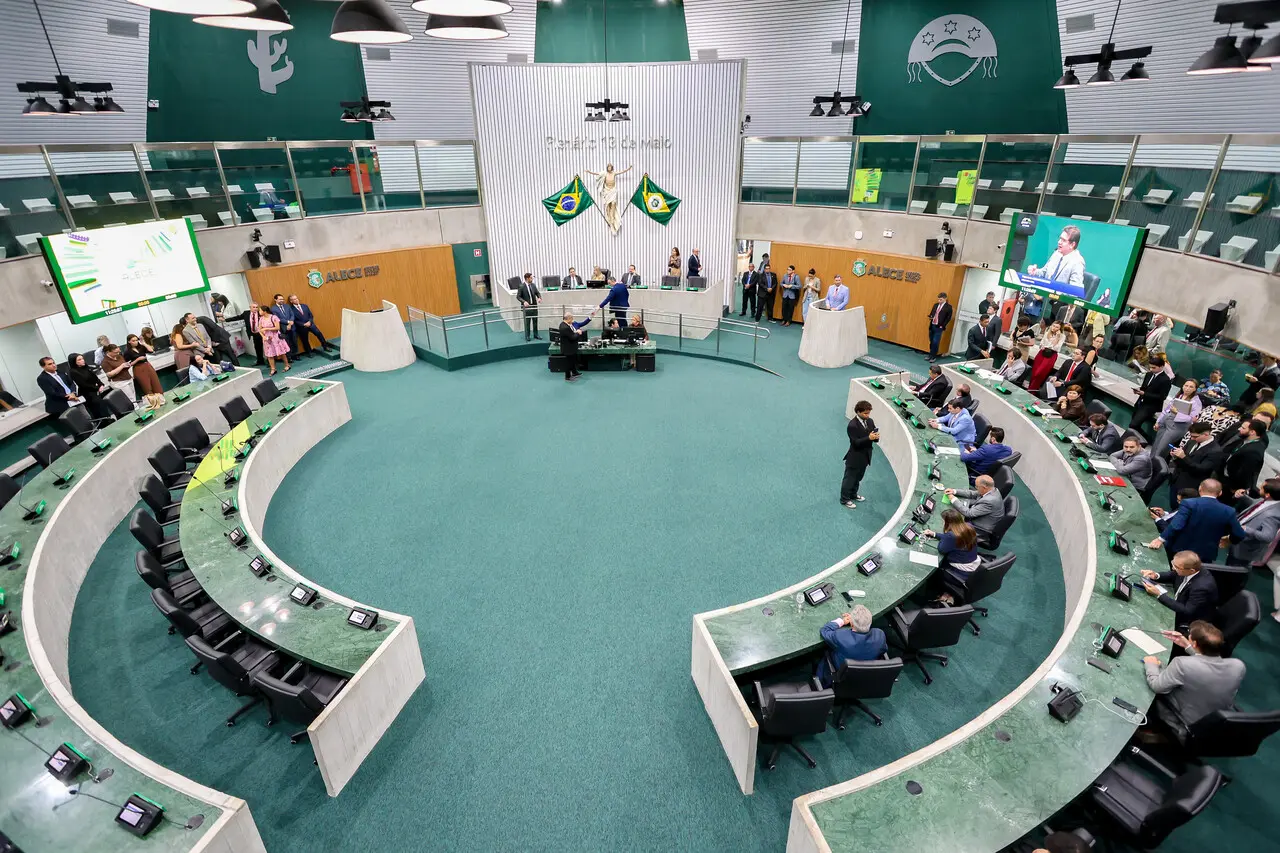 Imagem da notícia Veja a lista de deputados estaduais eleitos no Ceará em 2026