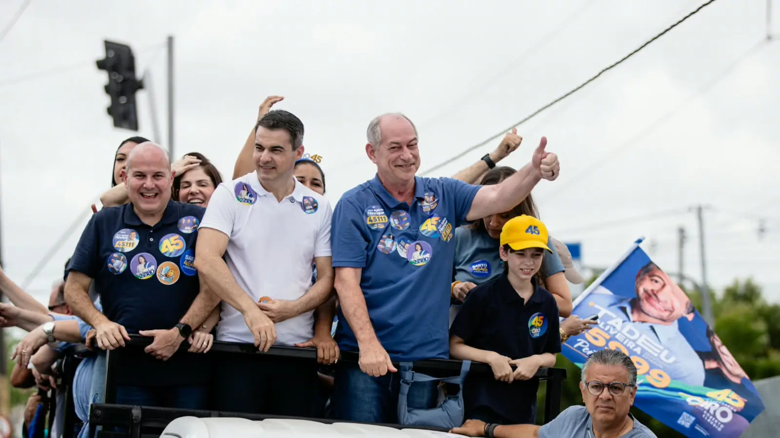 Imagem da notícia Ciro faz último ato de campanha em Fortaleza e defende projeto contra erradicação da miséria