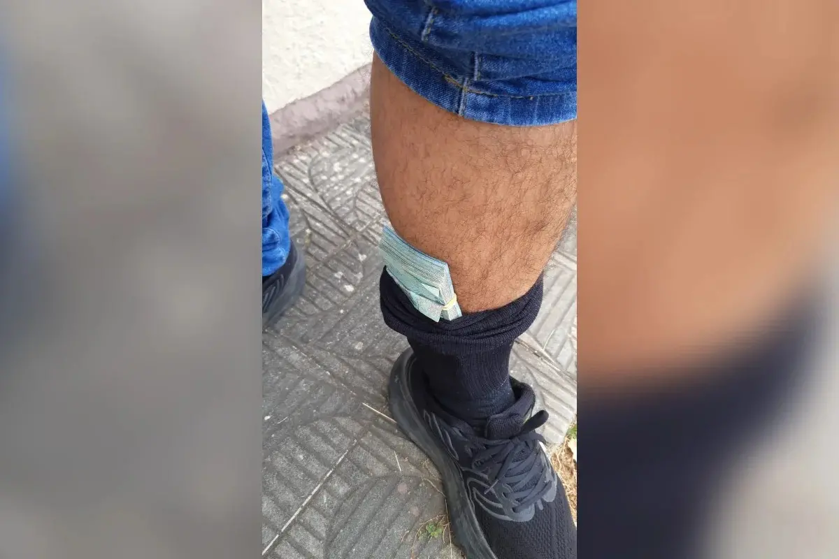 Imagem da notícia Suspeitos de compra de votos são detidos com R$ 30 mil escondidos nas meias em Roraima