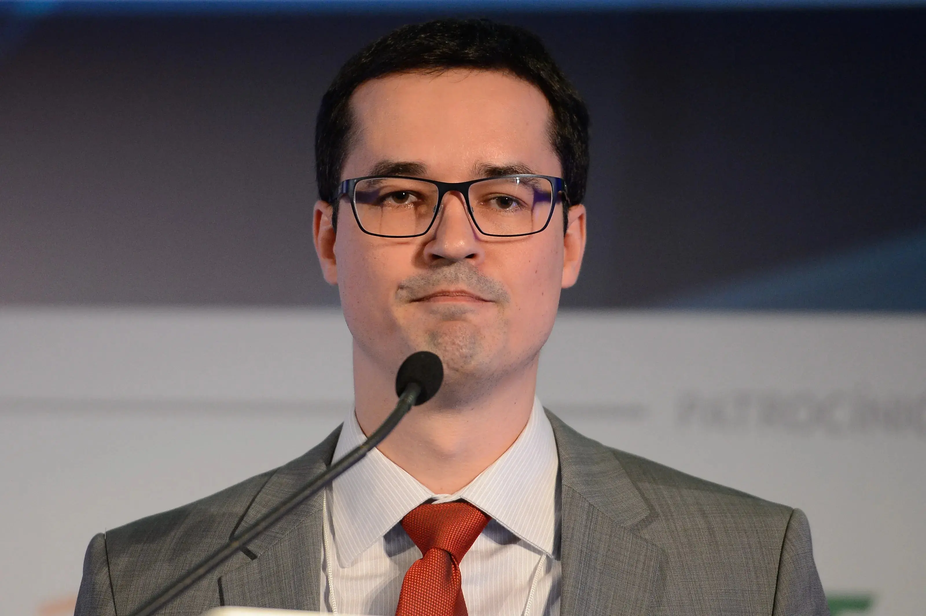 Imagem da notícia Ministro do TSE barra candidatura de Deltan ao Senado na véspera da eleição