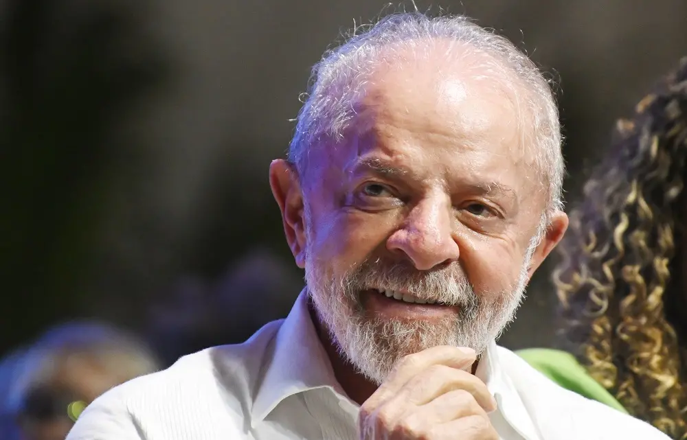 Imagem da notícia Lula vence primeiro turno na Austrália, com 57,4% dos votos