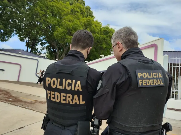 Imagem da notícia PF conduz 40 pessoas e apreende R$ 57,3 mil nas primeiras horas das Eleições 2026