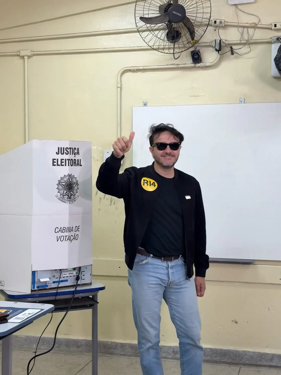 Imagem da notícia Candidato à Presidência, Renan Santos vota na Zona Sul de São Paulo