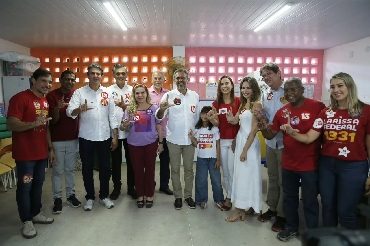 Aliados acompanharam o governador nesta manhã.