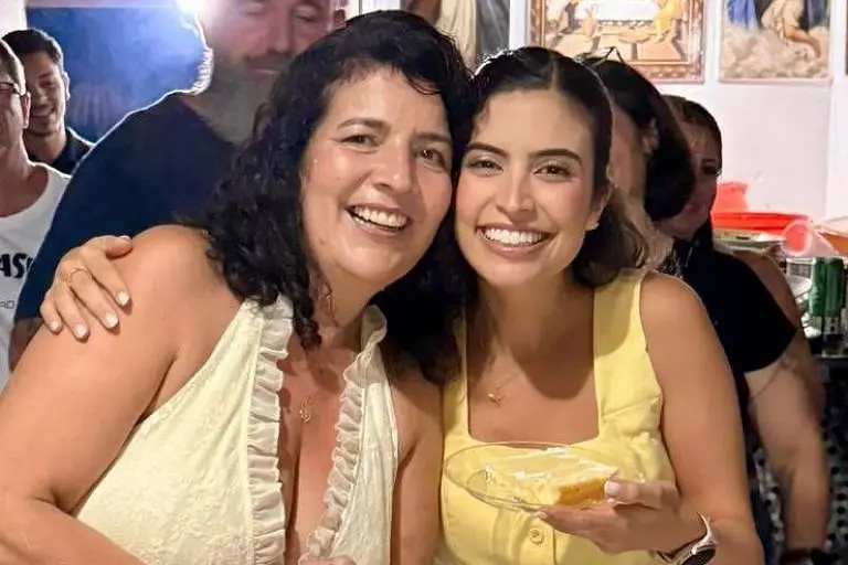 Imagem da notícia Mãe de Tabata Amaral é internada na UTI após acidente durante campanha eleitoral 