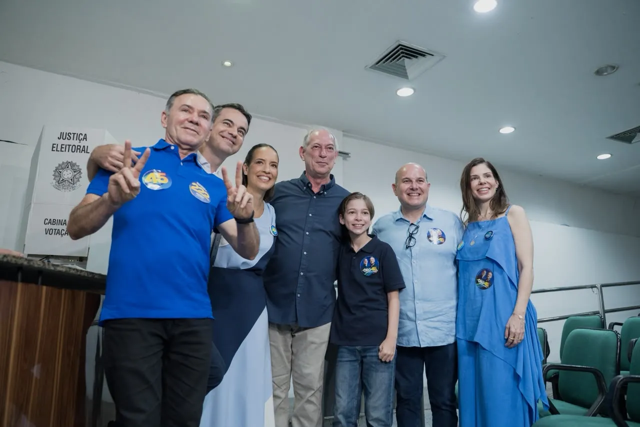 Comitiva do político ainda reunia aliados.