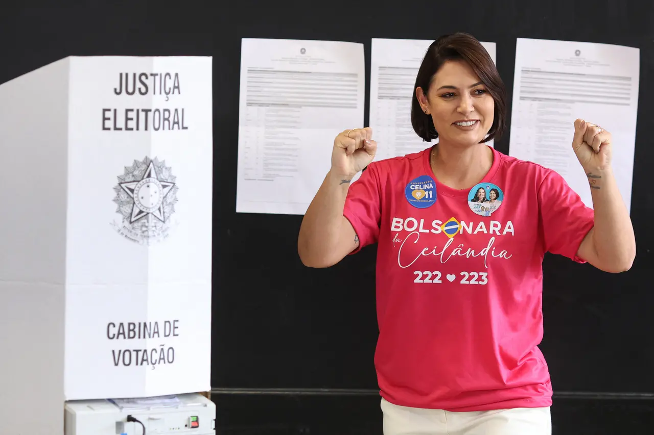 Imagem da notícia Michelle Bolsonaro é eleita senadora pelo Distrito Federal