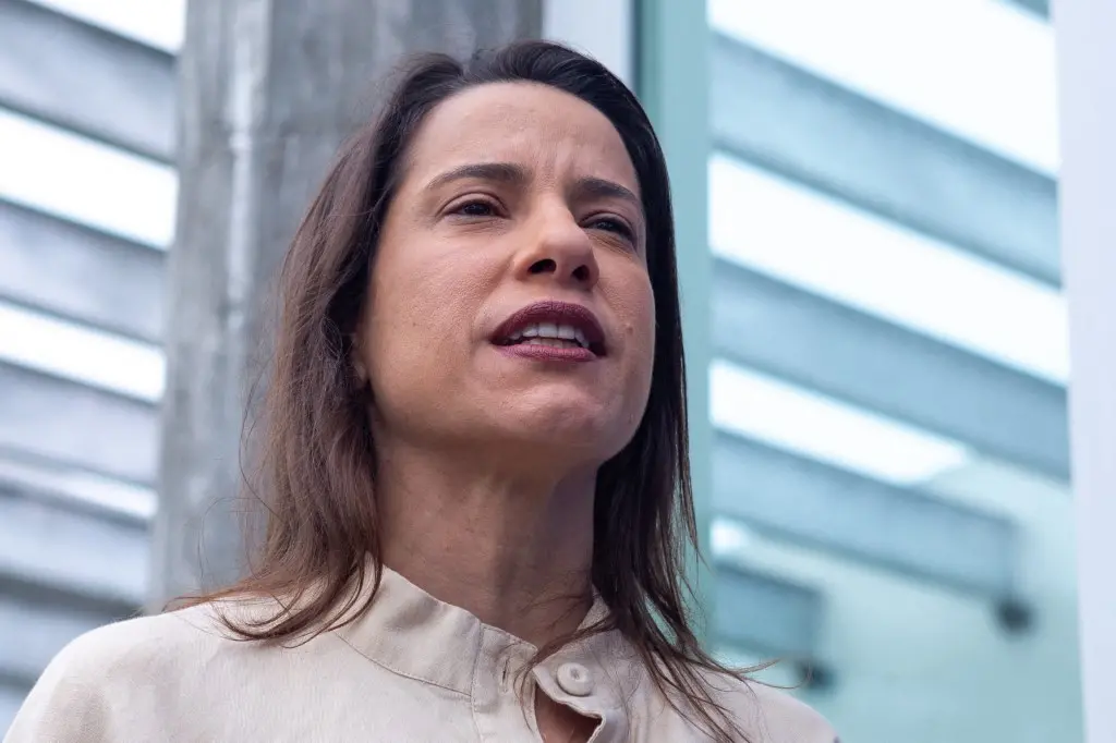 Imagem da notícia Raquel Lyra (PSD) derrota João Campos (PSB) e é reeleita para o governo de Pernambuco