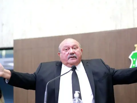 Imagem da notícia: Deputado mais antigo na Assembleia do CE não consegue se reeleger para 10º mandato consecutivo