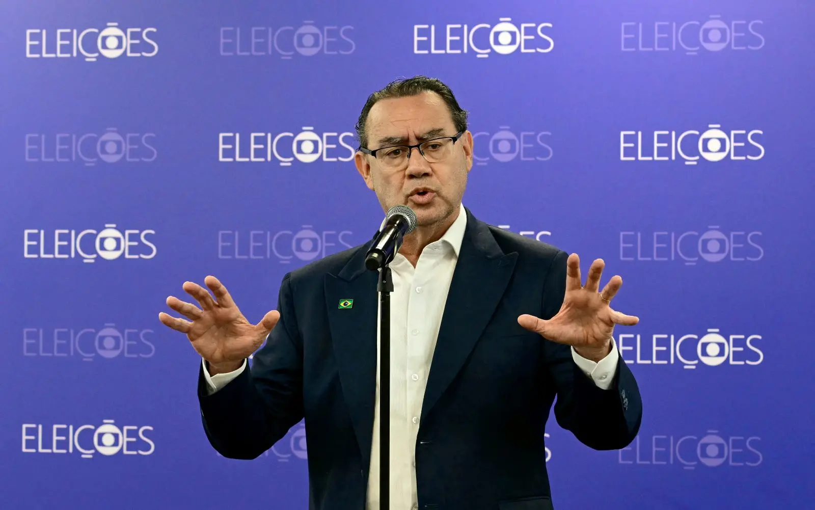 Imagem da notícia Augusto Cury anuncia saída da política e não declara apoio no 2º turno