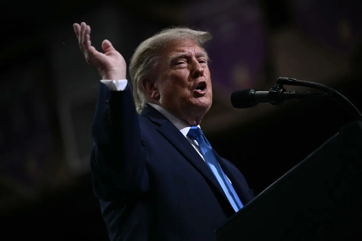 Imagem da notícia Trump elogia sistema eleitoral brasileiro e afirma que eleições nos EUA são 'corruptas'
