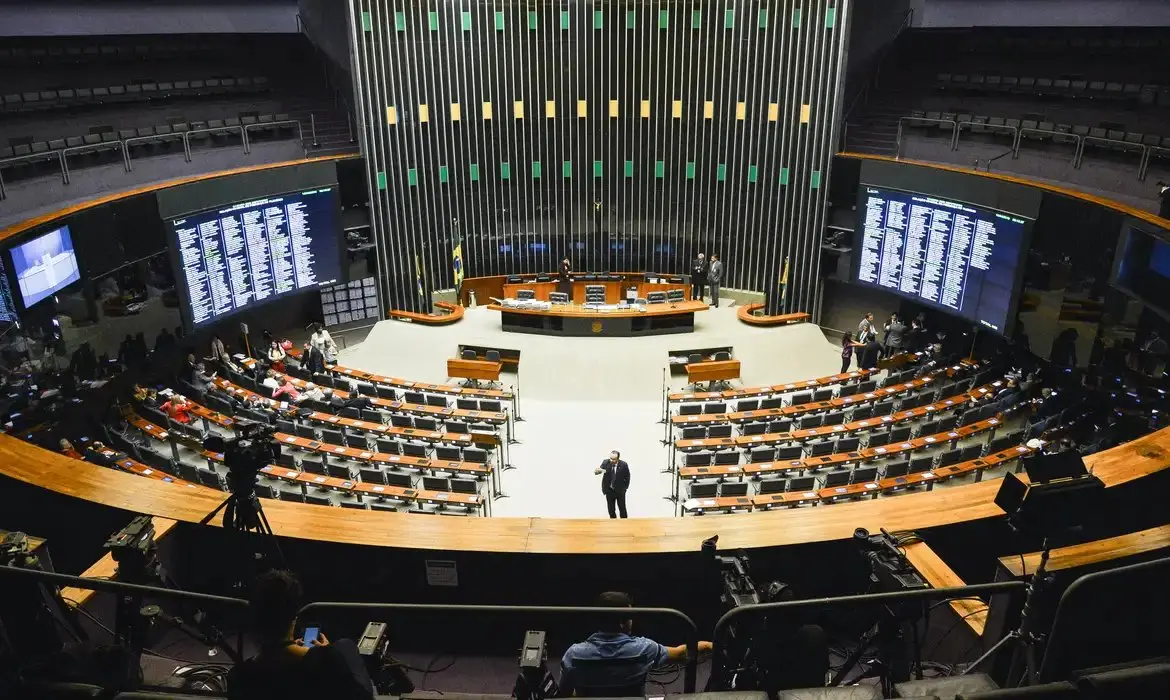 Imagem da notícia Eleições 2026: confira os deputados federais eleitos mais votados do Brasil