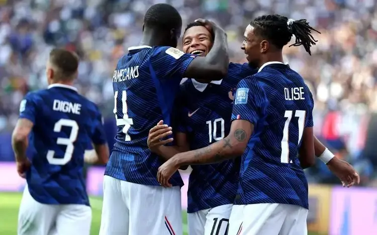 Imagem da notícia Jogos de segunda-feira na TV: veja onde assistir e horário das partidas desta segunda-feira (5)
