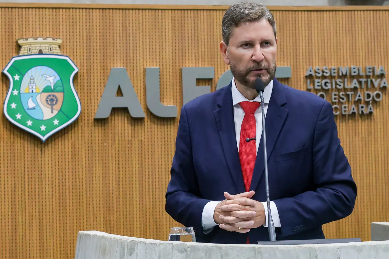 Imagem da notícia Presidente da Alece pede reflexão após renovação de 56%: ‘Verificar onde erramos, onde acertamos’