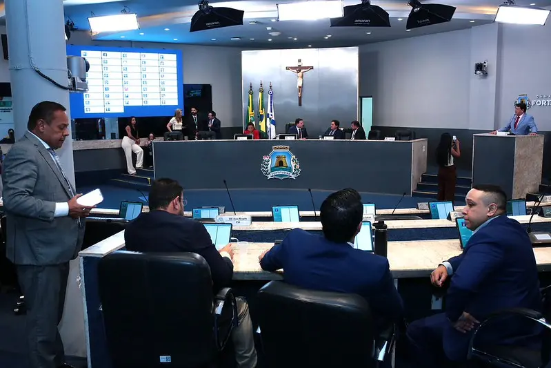 Imagem da notícia Sucesso eleitoral de ‘forasteiros’ e concentração de votos no PL preocupa vereadores de Fortaleza