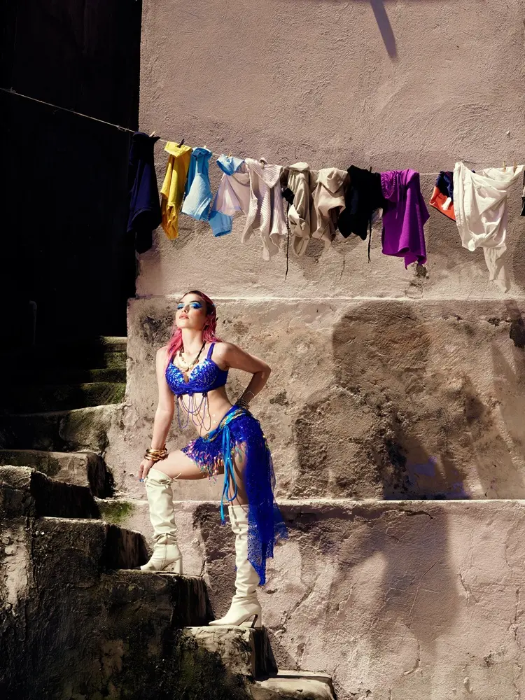 Clipe de 'Azul Royal' foi gravado no Mucuripe.